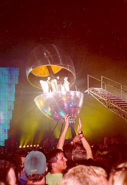 pop_sa.jpg (20690 bytes)